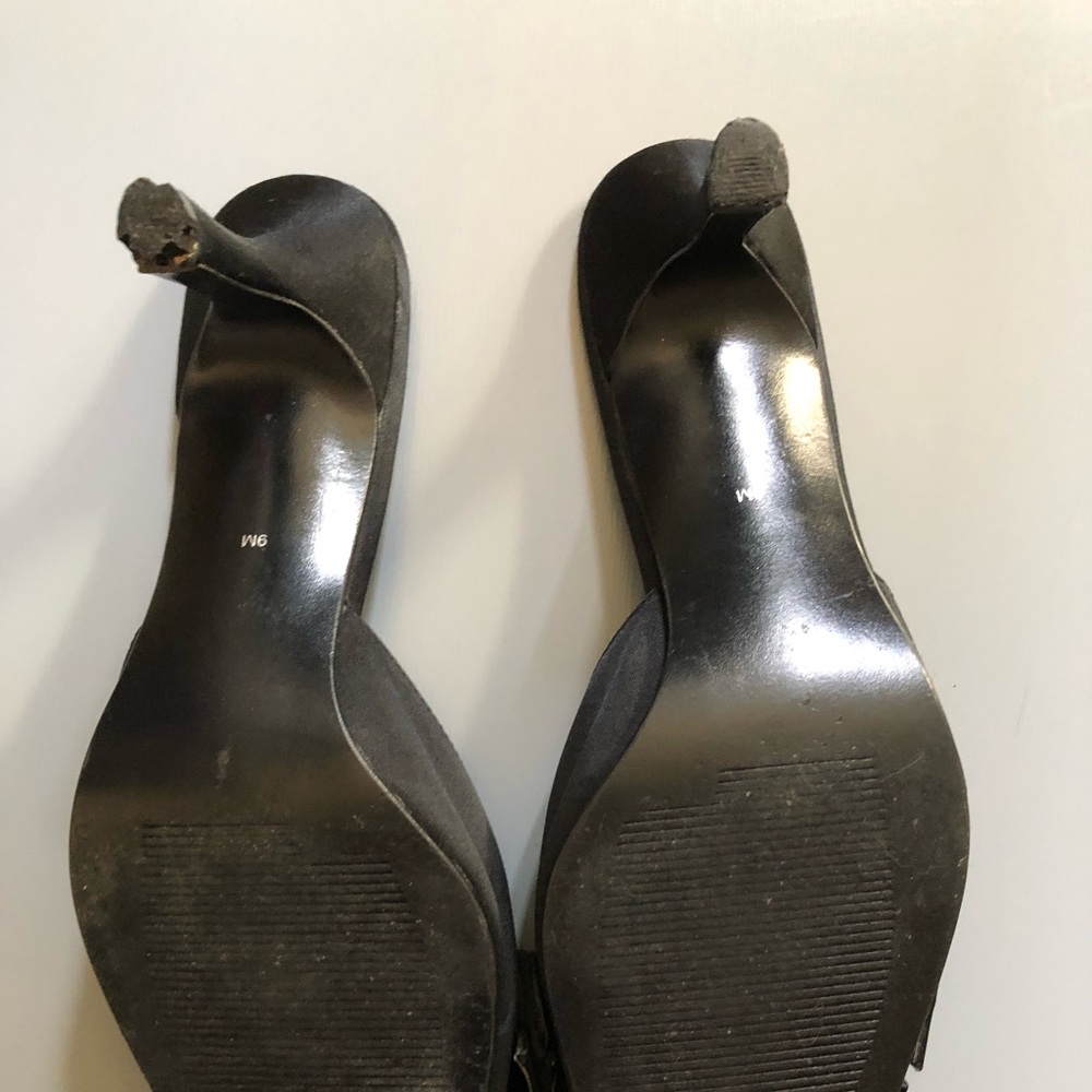 Karen Scott Black Satin Pointed Mule with Rhinestone Bow Accent - Picture 8 of 10